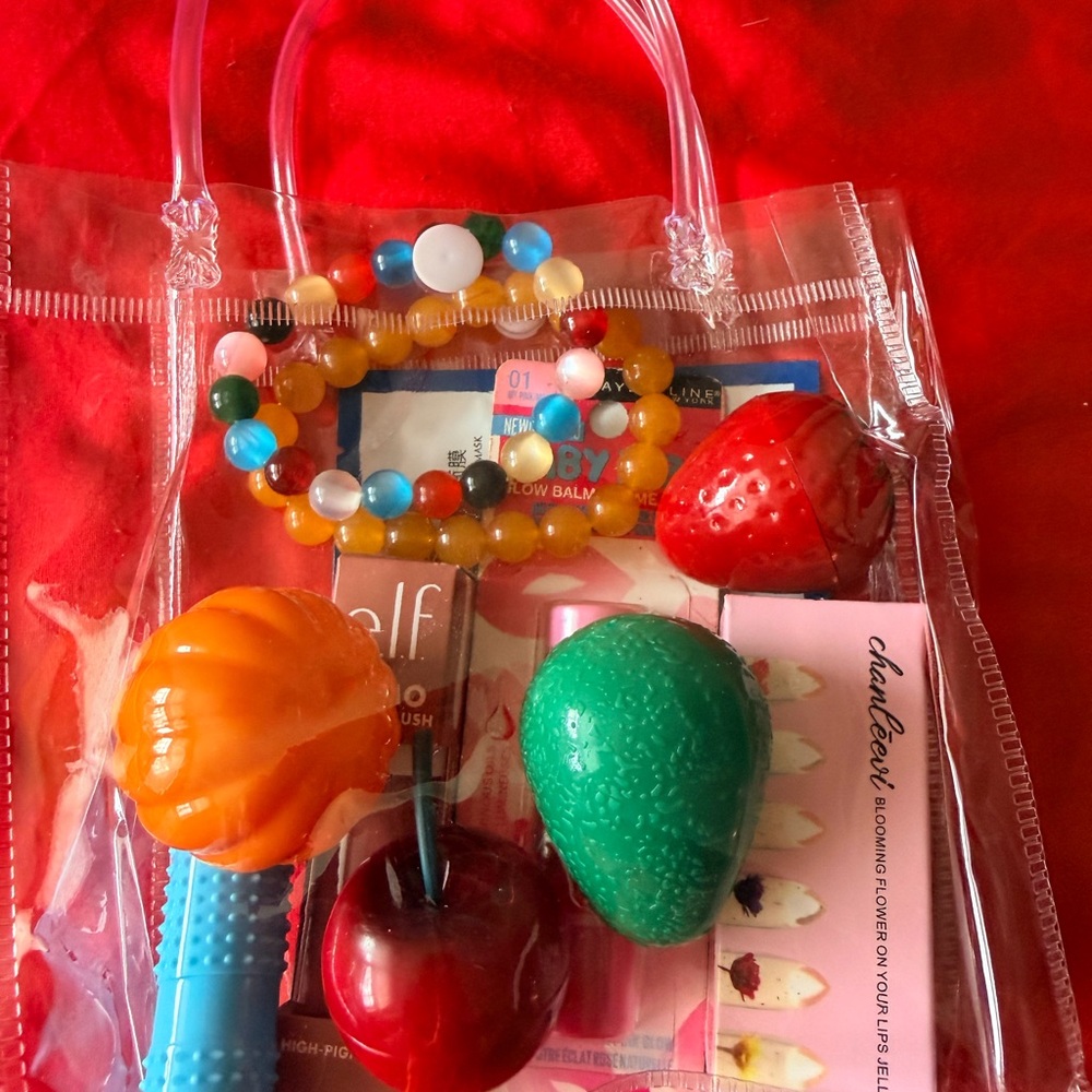 Lip glosses and more fun bag!